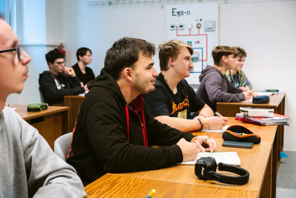 Provozní elektrotechnika - SŠ Stavební Třebíč