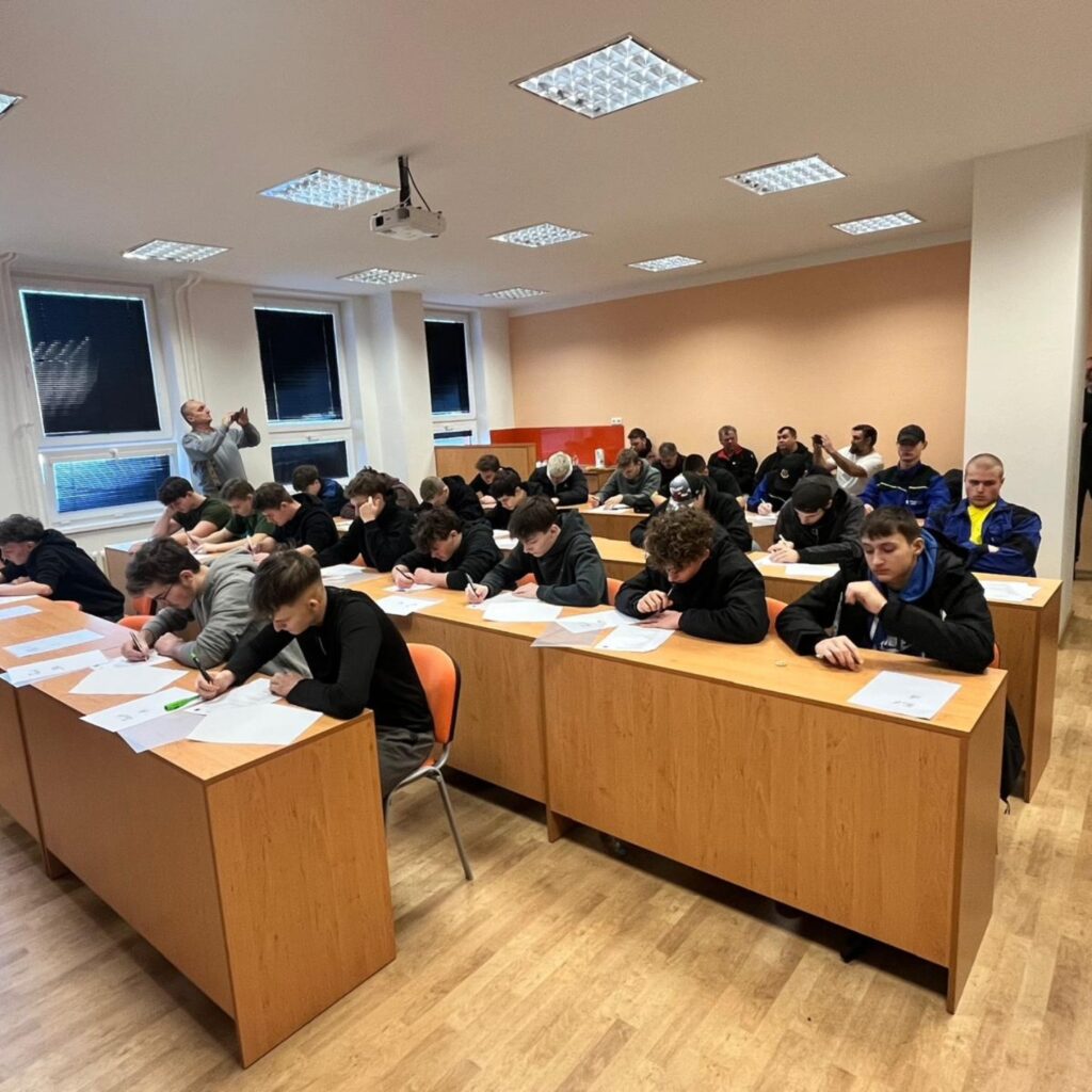 Naši žáci na soutěži TESAŘ 2026 - SŠ Stavební Třebíč