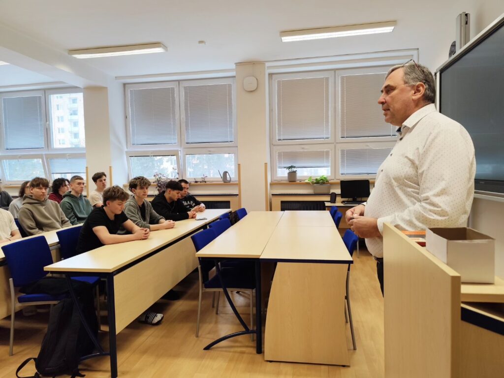 Naši studenti uspěli u zkoušek Cambridge English - SŠ Stavební Třebíč