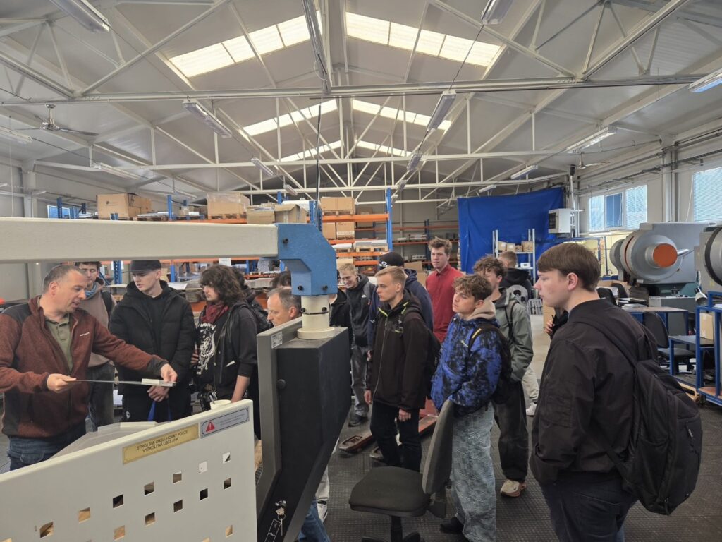 Zatímco se u nás rozhodovalo o budoucích prváčcích, naši studenti čerpali inspiraci v praxi - SŠ Stavební Třebíč