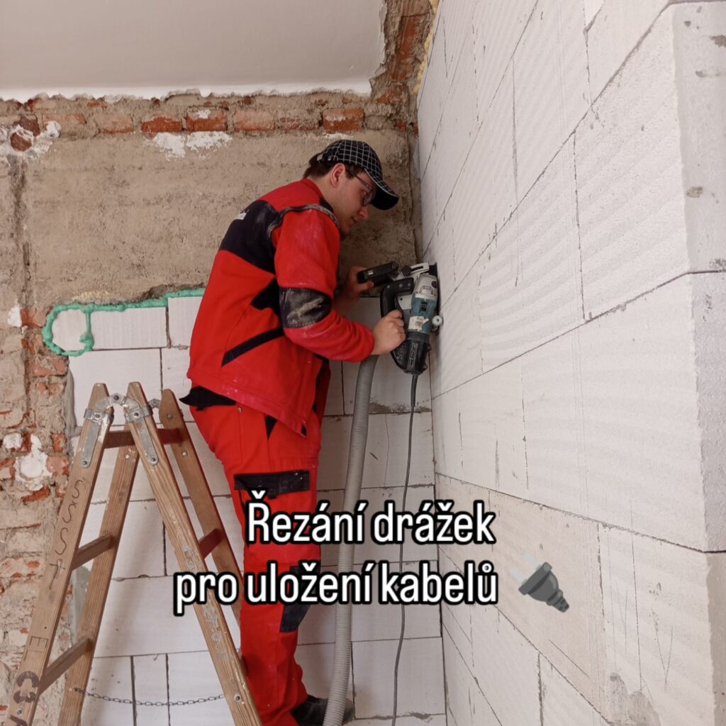 Budoucí elektrikáři na reálné zakázce - SŠ Stavební Třebíč