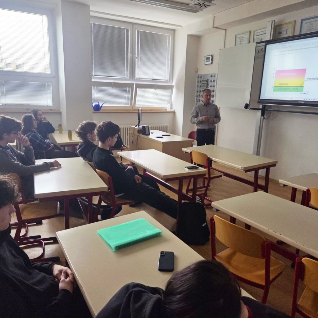 Odborník ze Slovenska předával zkušenosti našim elektrotechnikům - SŠ Stavební Třebíč