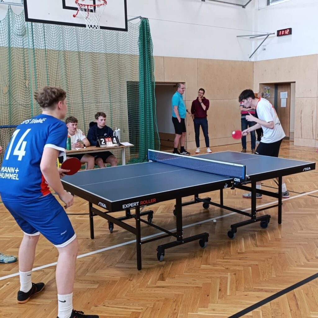Bronzový úspěch na domácí půdě: Naši stolní tenisté vybojovali 3. místo v okresním kole! - SŠ Stavební Třebíč