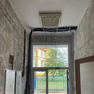 Další velká zakázka úspěšně dokončena! Naši elektrikáři se podíleli na instalacích ve firmě Huhtamaki! - SŠ Stavební Třebíč