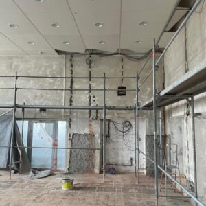 Další velká zakázka úspěšně dokončena! Naši elektrikáři se podíleli na instalacích ve firmě Huhtamaki! - SŠ Stavební Třebíč