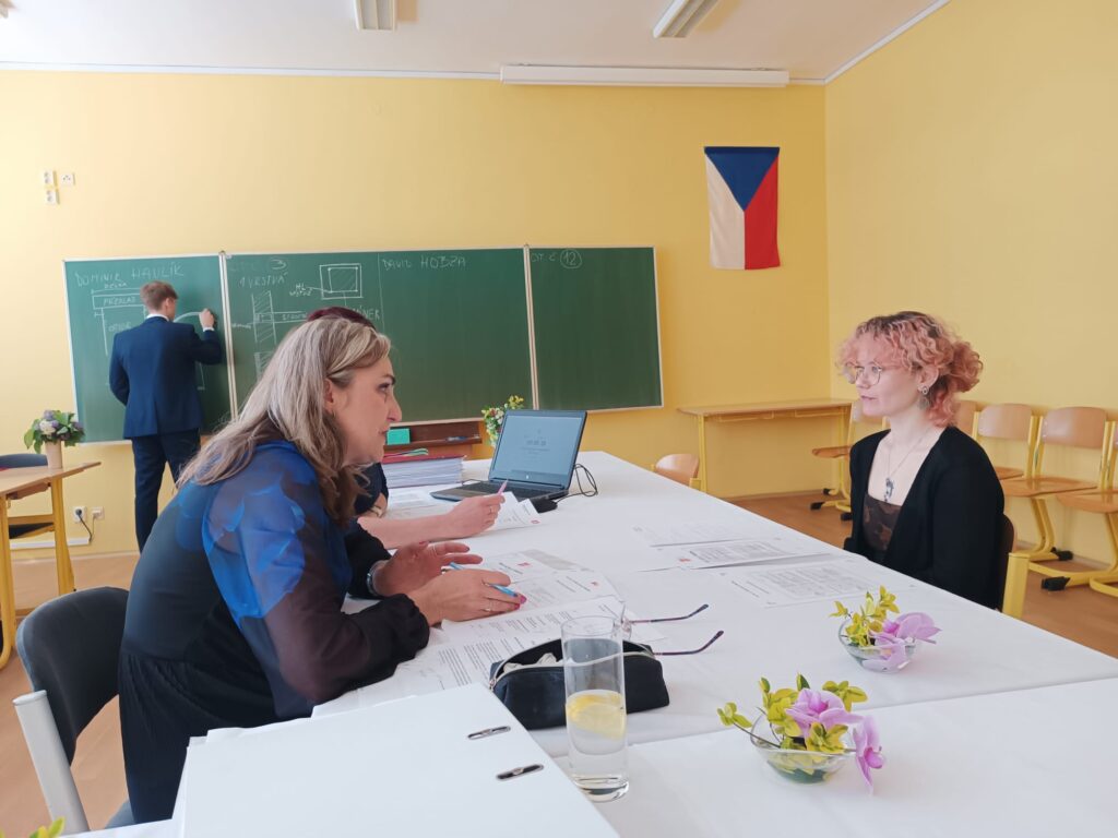 Maturitní maraton vrcholí: Na škole právě probíhají ústní maturitní zkoušky - SŠ Stavební Třebíč