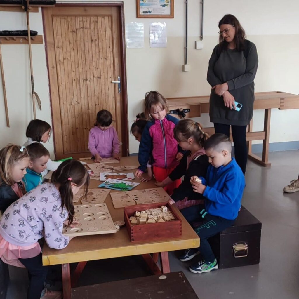 Malí řemeslníci v akci: Navštívily nás děti z MŠ U Obůrky - SŠ Stavební Třebíč