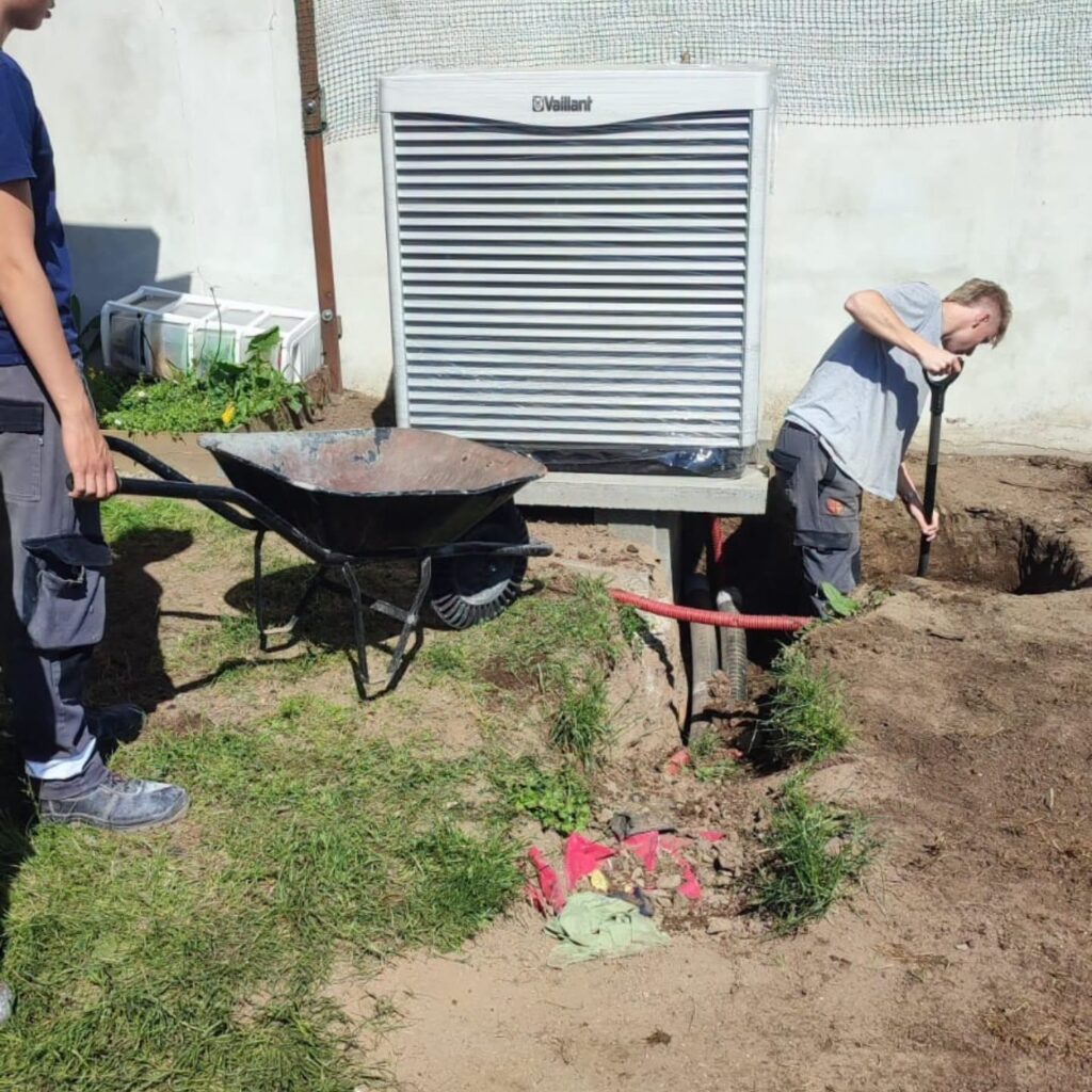 Elektrikáři a instalatéři v akci: Příprava pro tepelné čerpadlo - SŠ Stavební Třebíč