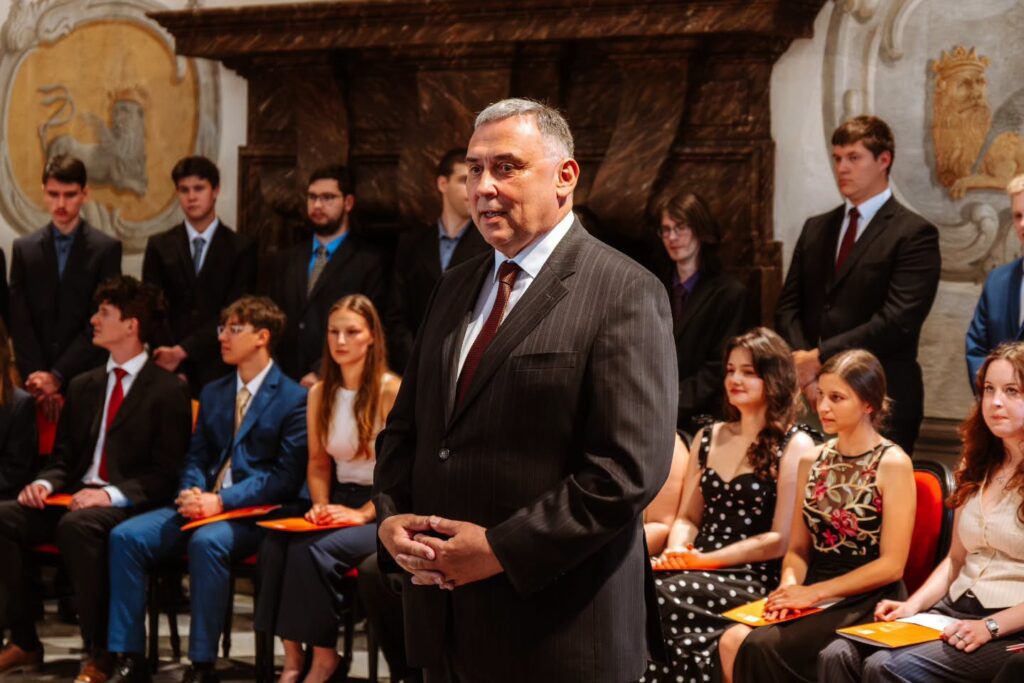 Ohlédnutí za slavnostním předáváním maturitních vysvědčení - SŠ Stavební Třebíč