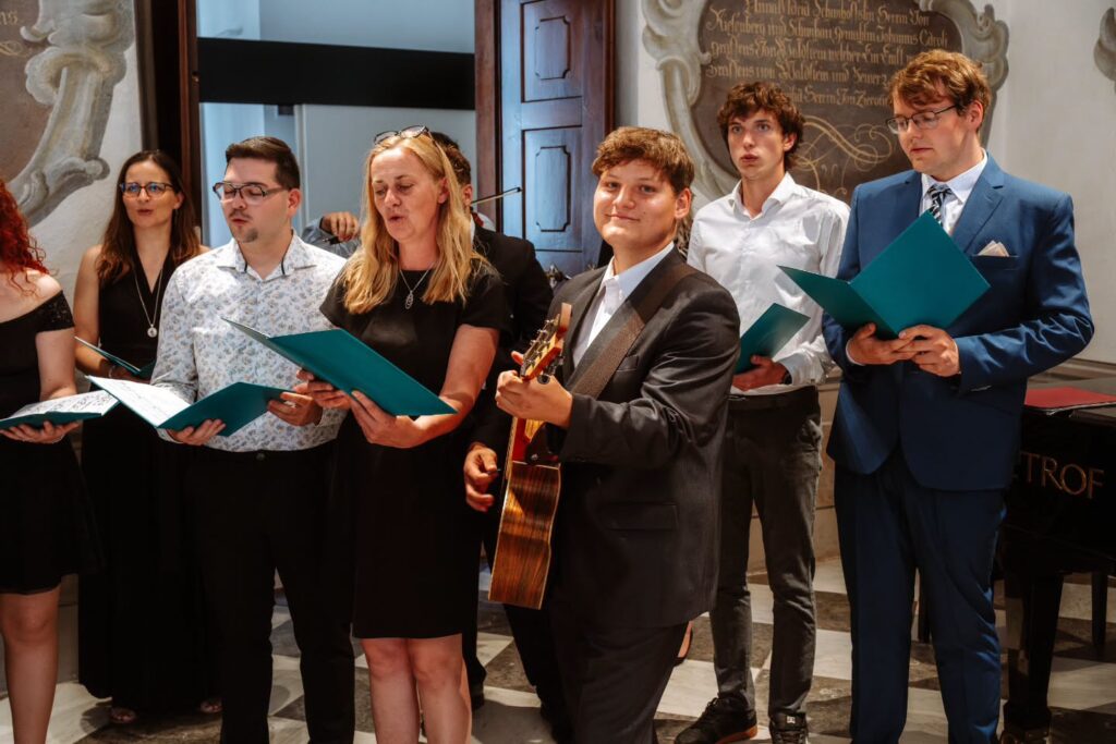 Ohlédnutí za slavnostním předáváním maturitních vysvědčení - SŠ Stavební Třebíč