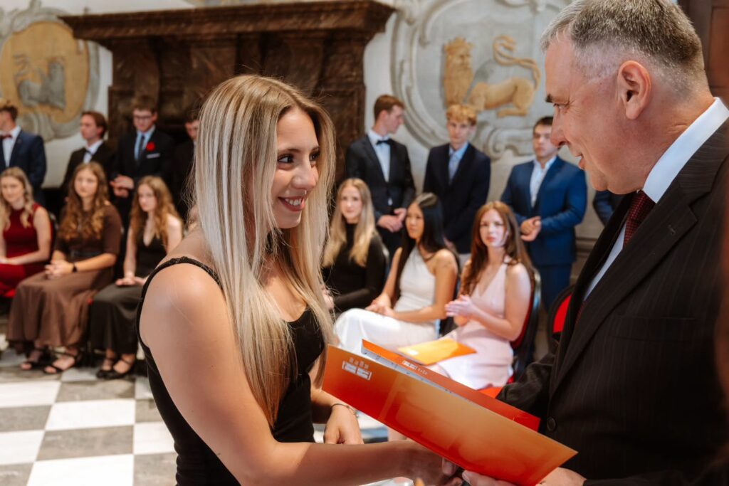 Ohlédnutí za slavnostním předáváním maturitních vysvědčení - SŠ Stavební Třebíč