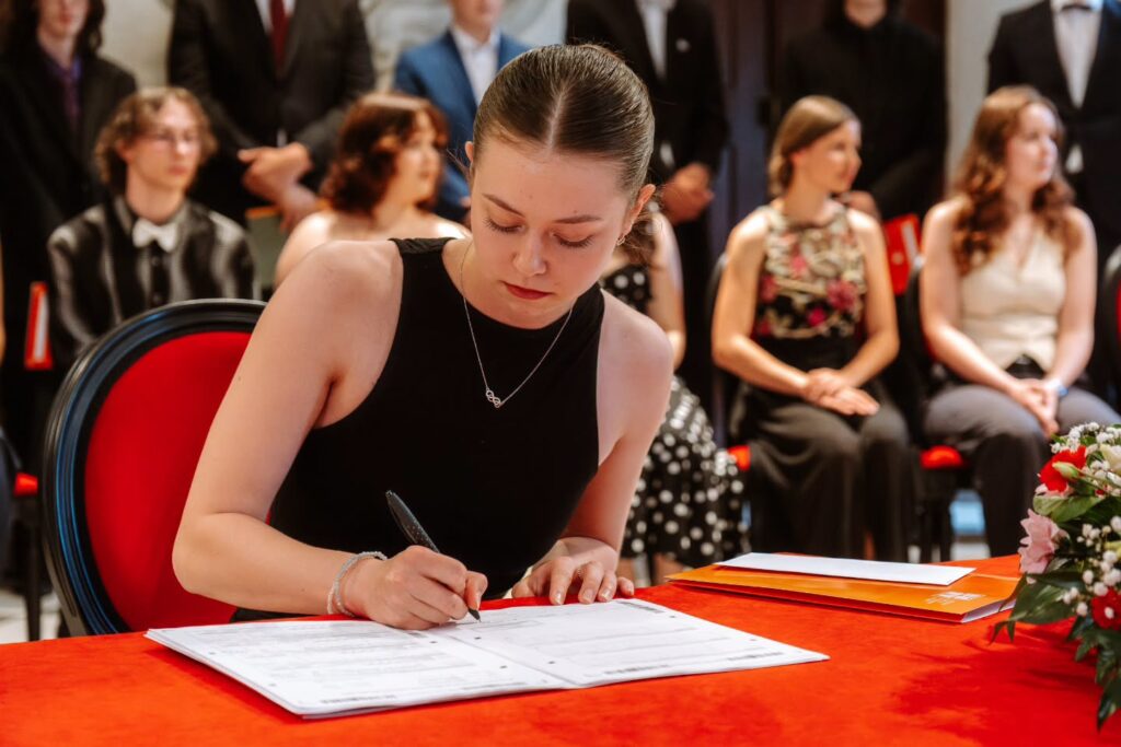 Ohlédnutí za slavnostním předáváním maturitních vysvědčení - SŠ Stavební Třebíč