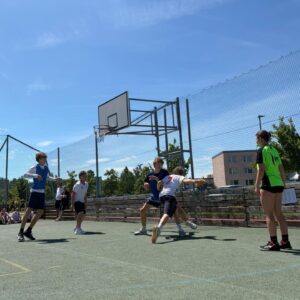 Úspěch našich žáků v okresním kole streetballu - SŠ Stavební Třebíč